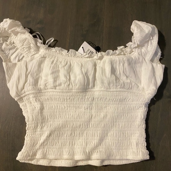 Garage Cream Ruched Blouse NWT - Picture 4 of 4